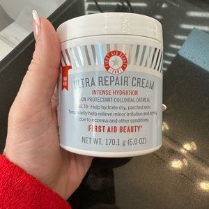 First Aid Beauty Ultra Repair Cream Intense Hydration nwt 6oz